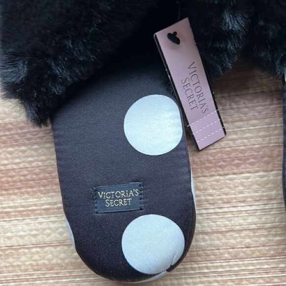 Victoria’s Secret Satin Polka Dot Slippers - Picture 4 of 7